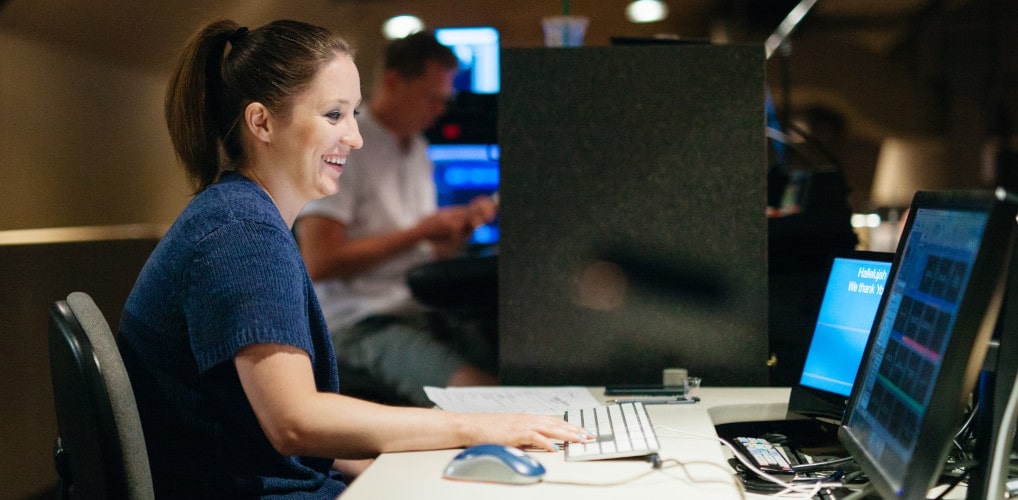 A professional using Text Analytics